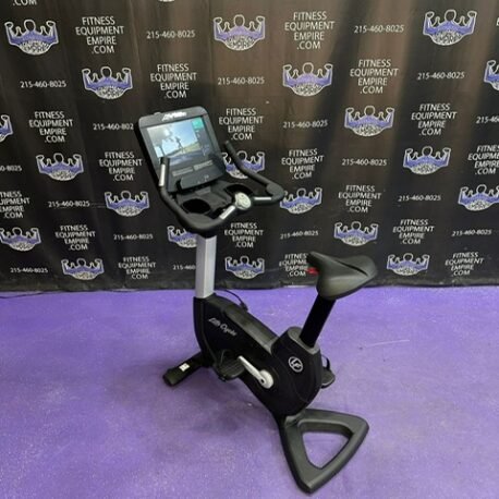 Life Fitness Discover Platinum Club Series Upright Bikes w/SE3 HD Console For Sale | Fitness Equipments Empire Life Fitness Discover Platinum Club Series Upright Bikes w/SE3 HD Console For Sale | Fitness Equipments Empire