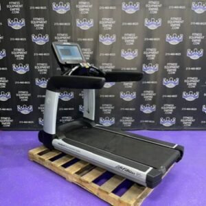 Life Fitness Discover SE Platinum Club Treadmills For Sale | Fitness Equipments Empire