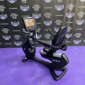 Life Fitness Discover SE3 HD 16 in. Console Captains Chair Recumbent Bike – Highest End Model Available For Sale | Fitness Equipments Empire