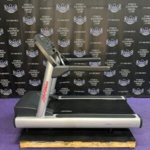 Life Fitness Integrity CLST Series Treadmills – Cleaned & Serviced For Sale | Fitness Equipments Empire
